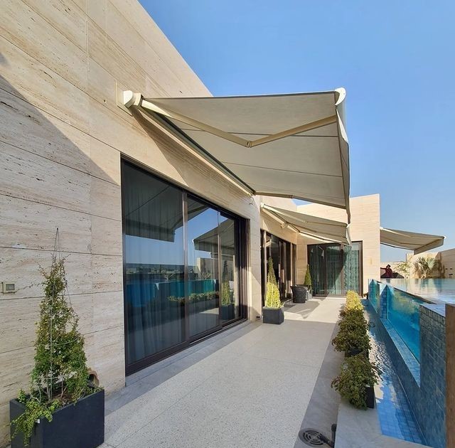 مظلات كهربائيه متحركه